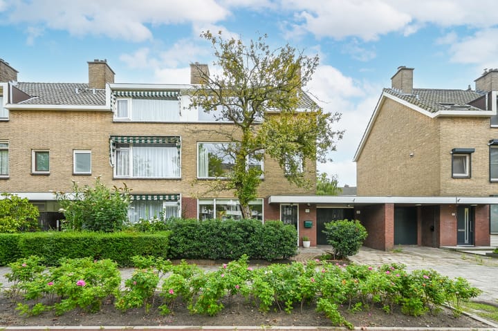 Sir Winston Churchillln 345 in Rijswijk
