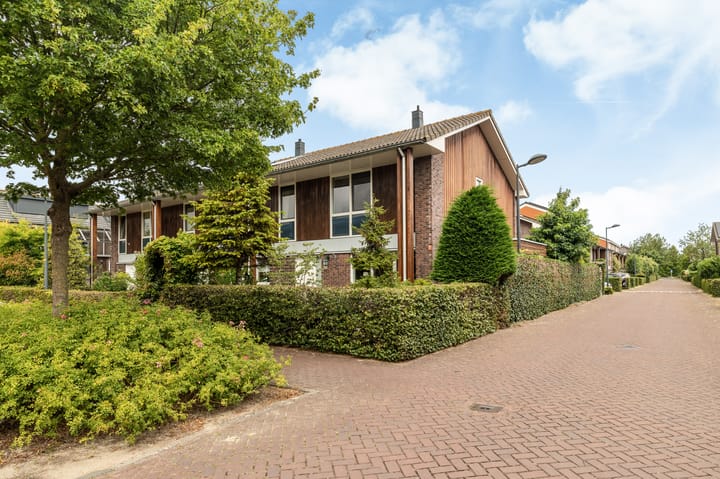 Sjoukje Dijkstralaan 10 in Hoofddorp