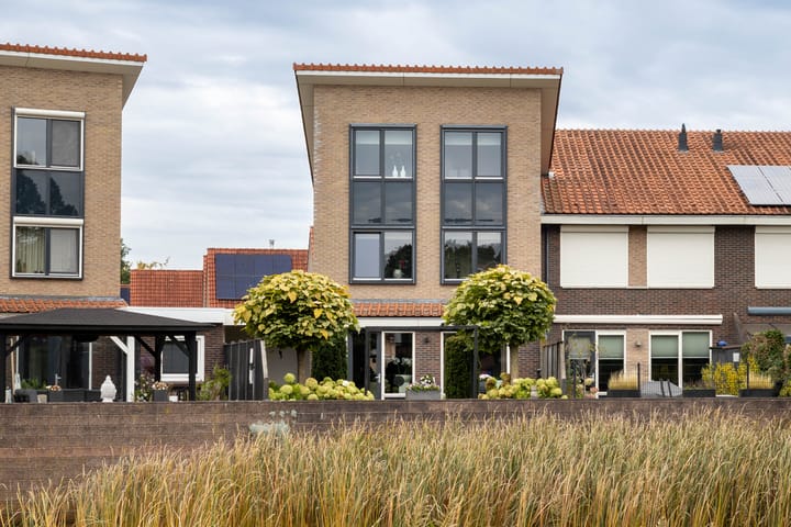 Slangemuur 32 in Almelo