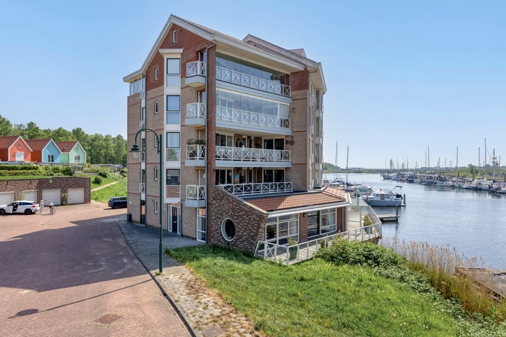 Slikkenburg 1 in Tholen
