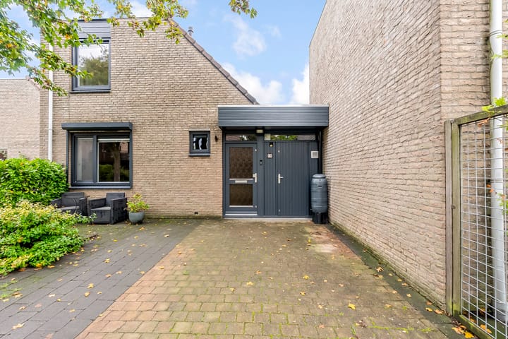 Photo of property Slingebeekstraat 11, Almere
