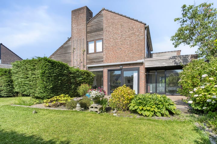 Slotlaan 14 in Oudorp