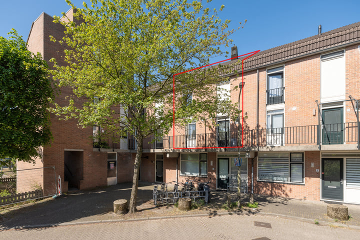 Slotplaats 16 in Huizen