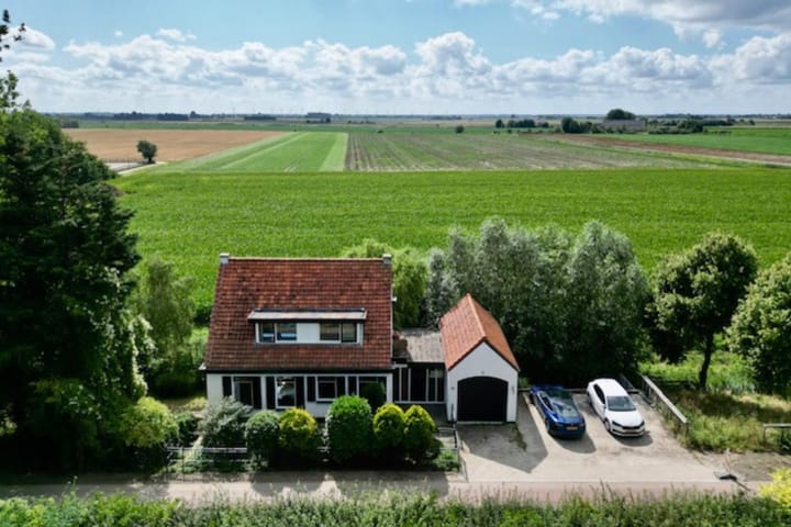 Photo of property Sluisjesdijk 48, Piershil