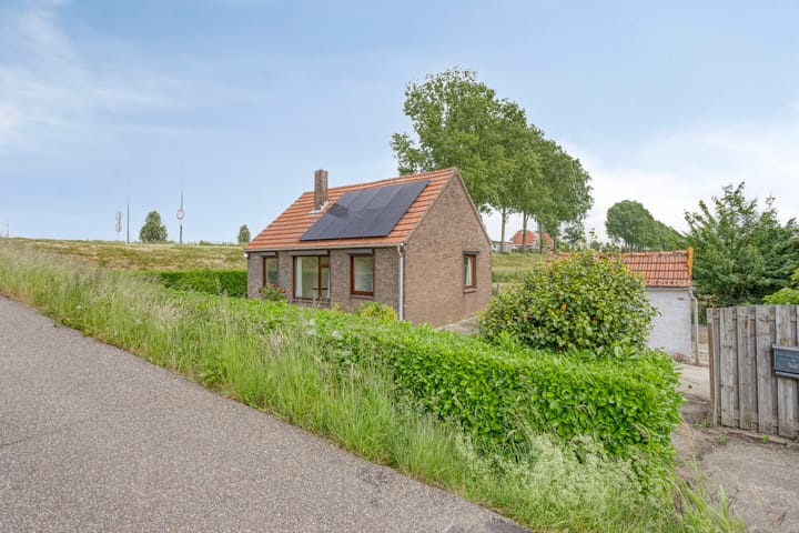 Sluisstraat 2 in Lithoijen