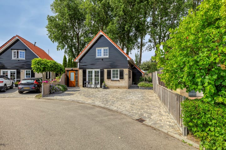 Sluuslaan 35 in Middelharnis