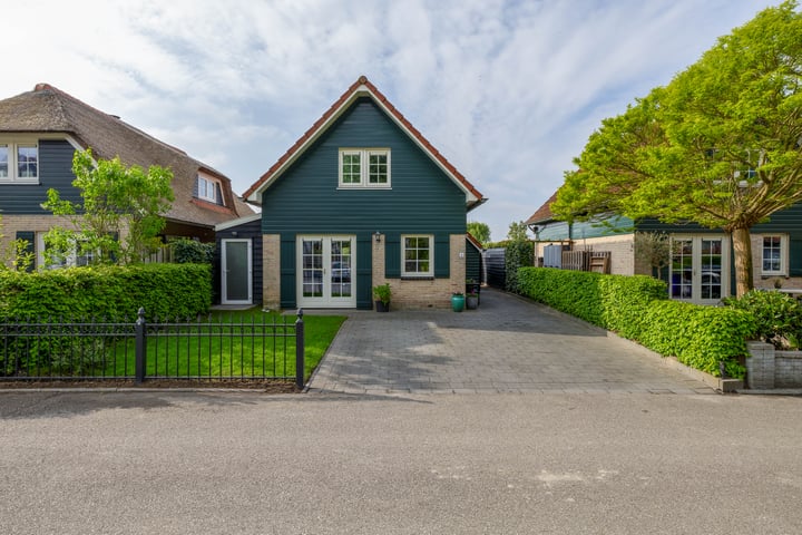 Sluuslaan 6 in Middelharnis
