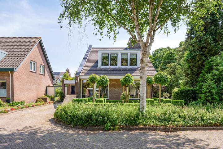 Smaragddijk 2 in Roosendaal Foto