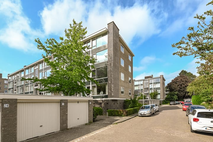 Photo of property Smaragdhorst 209, 's-Gravenhage