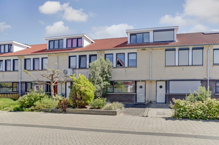 Smederij 81 in Dronten foto