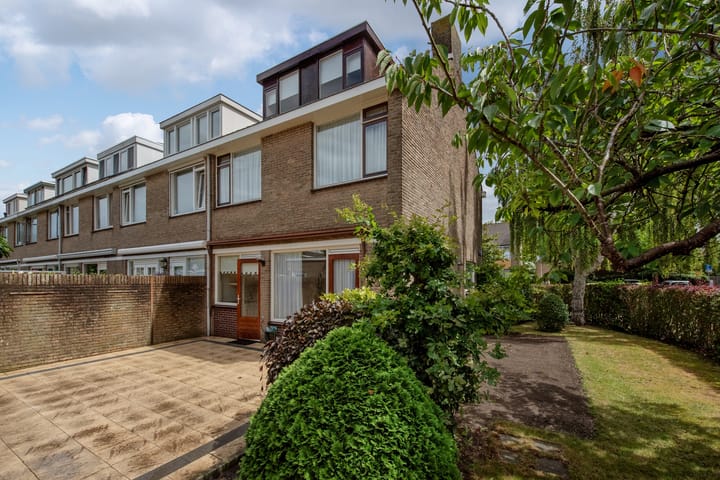 Photo of property Smedinghstraat 12, Benthuizen