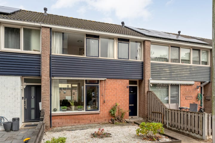 Smetanastraat 39 in Almelo