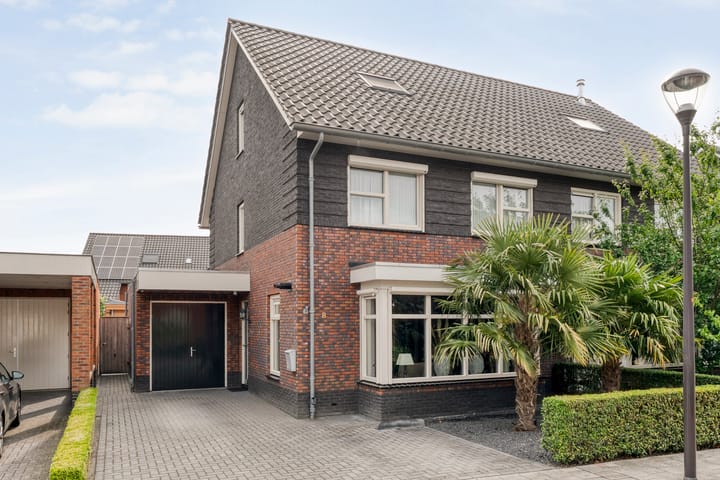 Snoekbaars 8 in Nieuwleusen