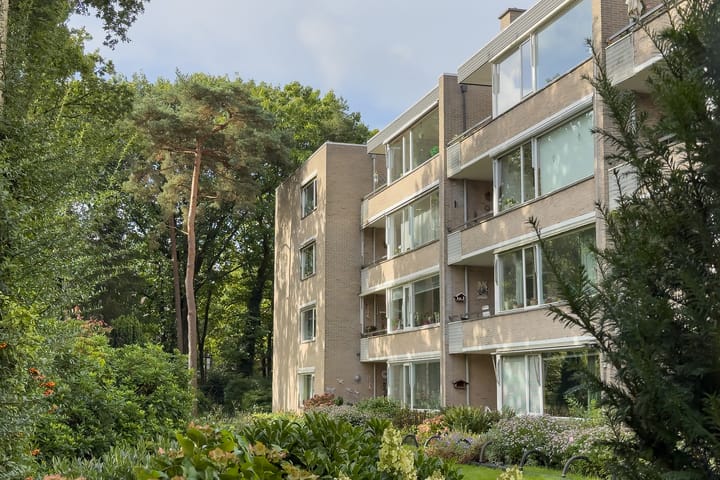 Photo of property Soestdijkerstraatweg 82-12, Hilversum