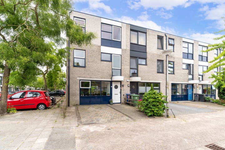Sowetostraat 1 in Delft