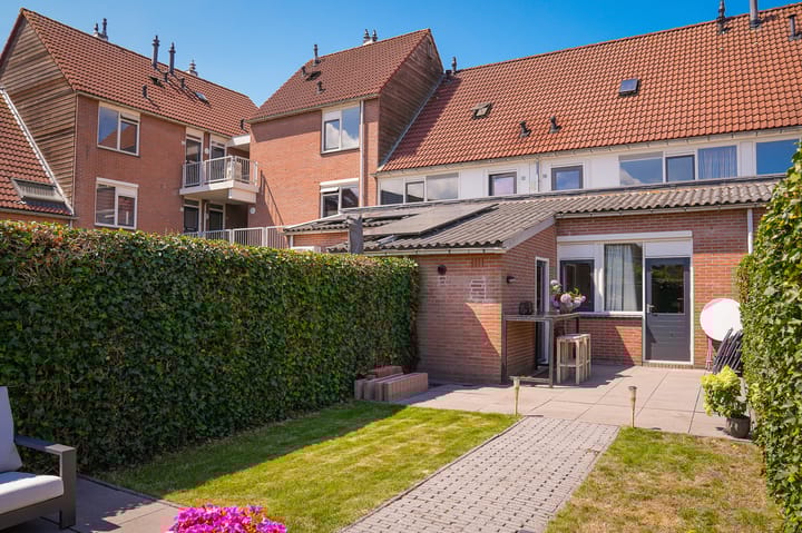 Spaanderbank 28 in Huizen photo