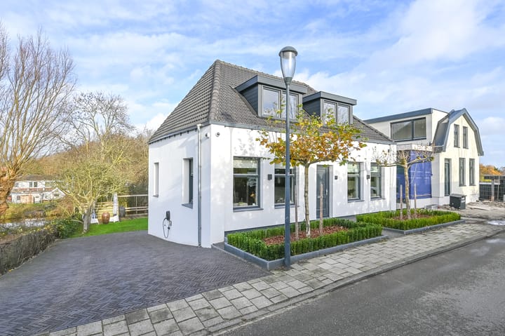 Spaarndammerweg 26 in Halfweg photo