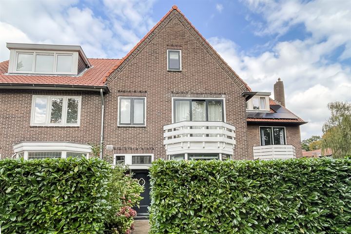 Spaarnzichtlaan 25 in Heemstede