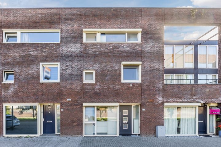 Spakenburglaan 120 dans Tilburg photo