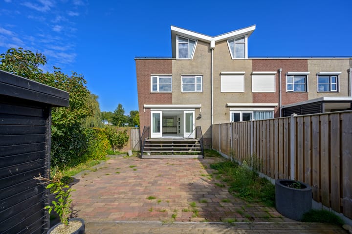 Spakenburglaan 2 in Lelystad