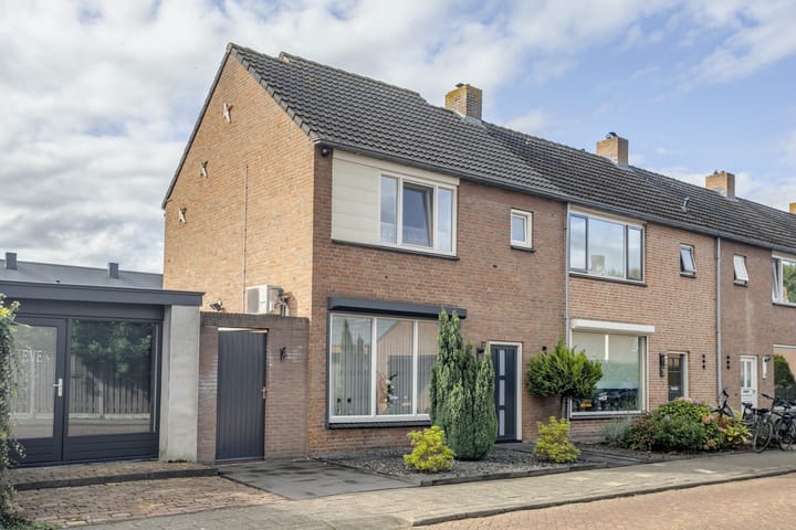 Spangenstraat 1 in Waspik