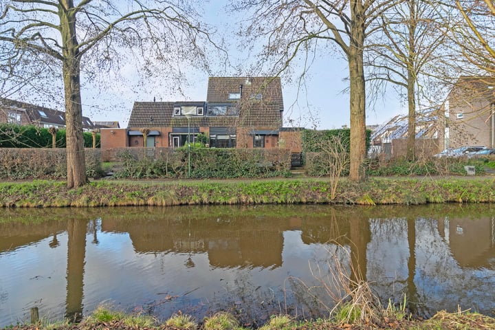 Speerdistelveld 10 in Woerden