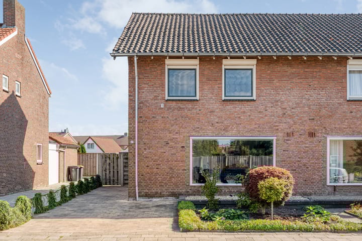 Sperwerstraat 2A in Losser Foto
