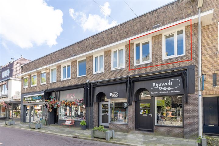 Spiegelstraat 4 in Bussum