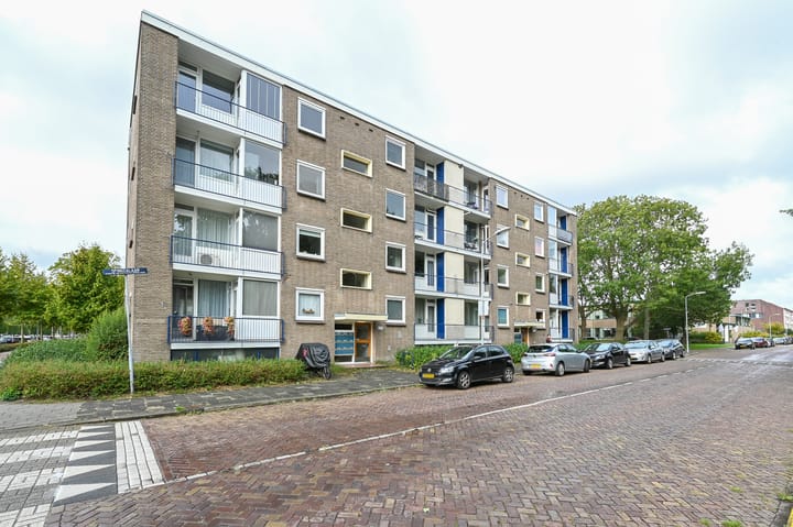 Spinozalaan 155 in Voorburg