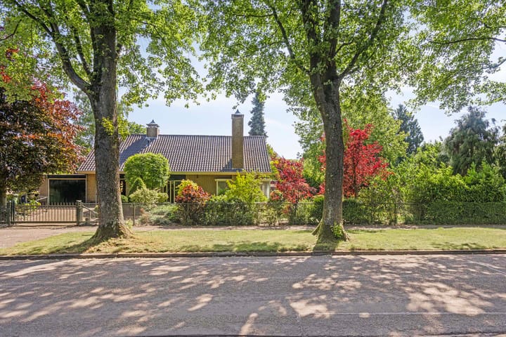 Spirealaan 6 in Waalre