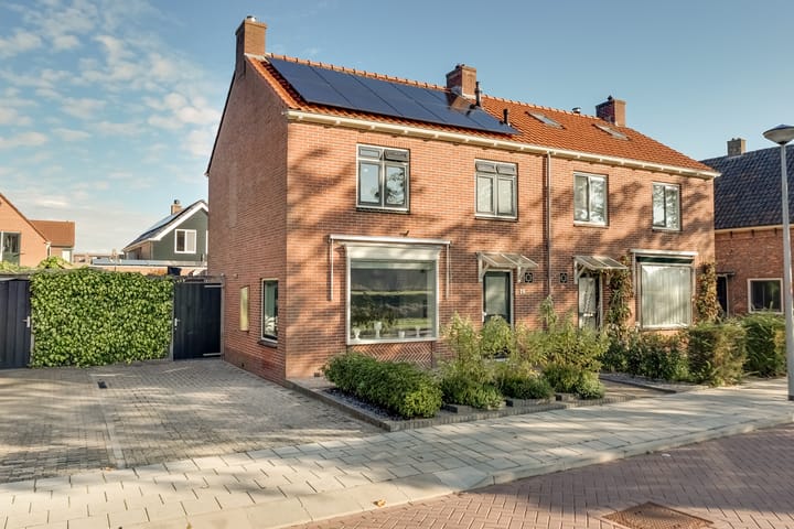 Photo of property Spoorsingel 38, Bovenkarspel