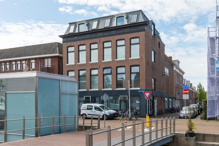 Spoorsingel 44 in Delft