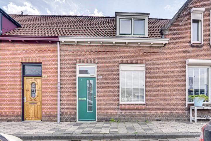 Spoorstraat 188 in Roosendaal foto