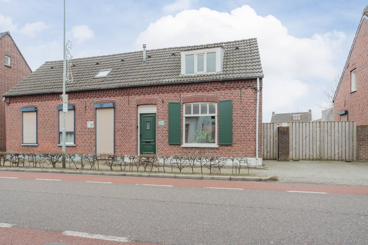 Spoorstraat 19 in Tienray