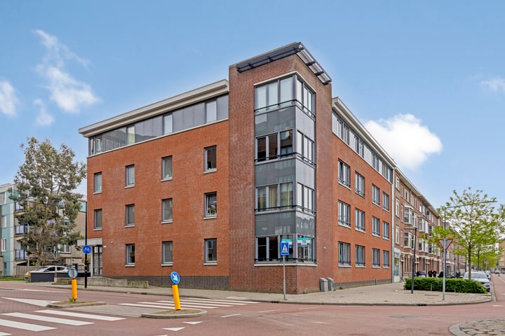 Spoorstraat 2 in Schiedam