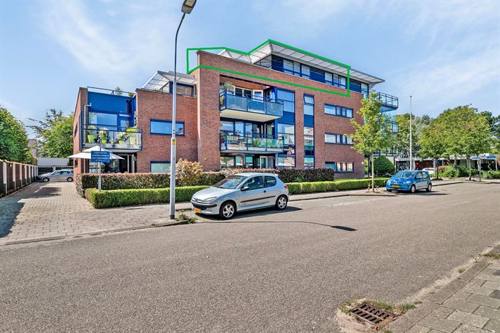 Spoorstraat 26 in Nieuw-Vennep