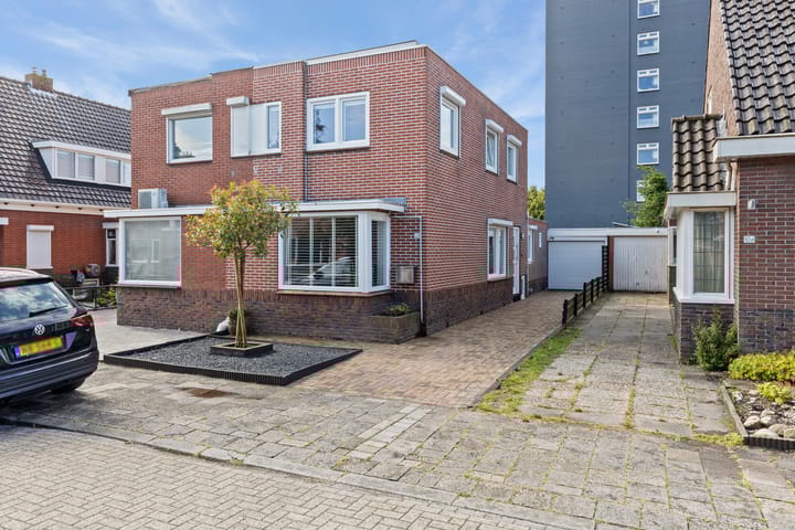 Photo of property Sportterreinstraat 108, Hoogezand