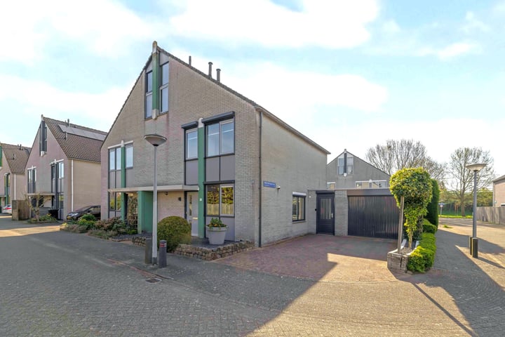 Photo of property Sprengenbergstraat 35, Almere