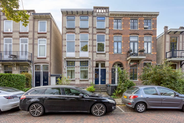 Photo of property St. Antonielaan 11, Arnhem