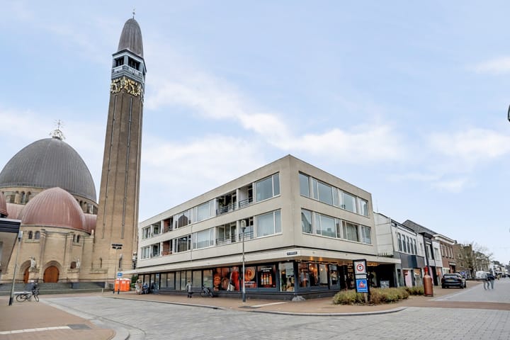 St. Jansplein 21 in Waalwijk