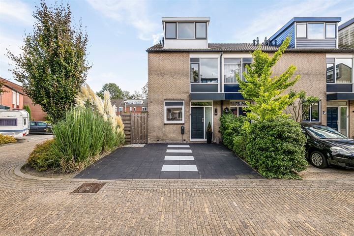 Photo of property St. Luciabaai 60, Capelle aan den IJssel