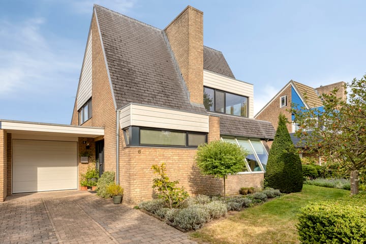 Photo of property St. Martinusstraat 6, Warnsveld