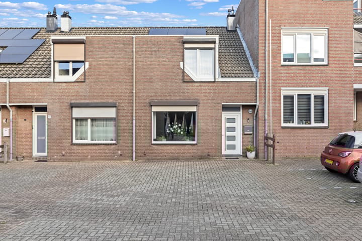 Photo of property St.Quirinusstraat 80, Kerkrade