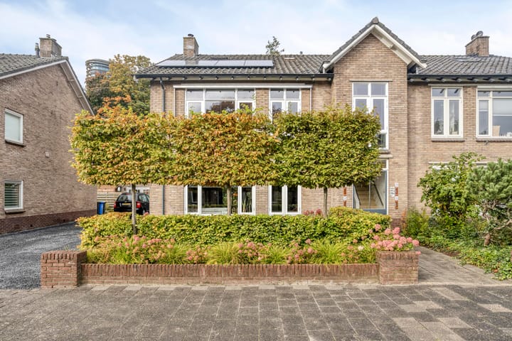 Staringlaan 30 in Apeldoorn