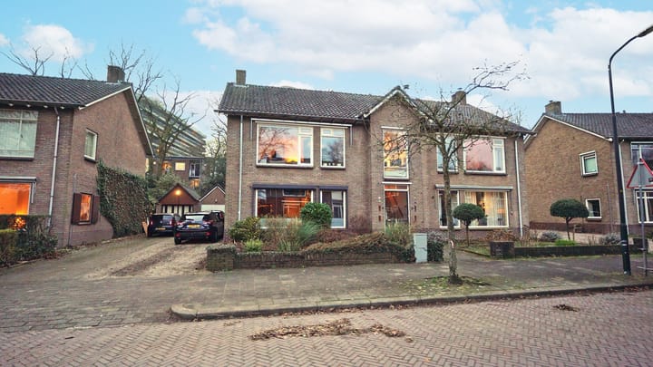 Staringlaan 48 in Apeldoorn