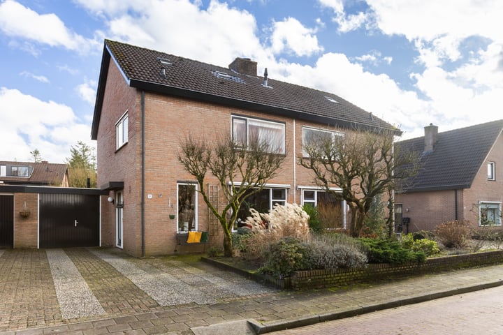 Photo of property Staringstraat 9, Putten