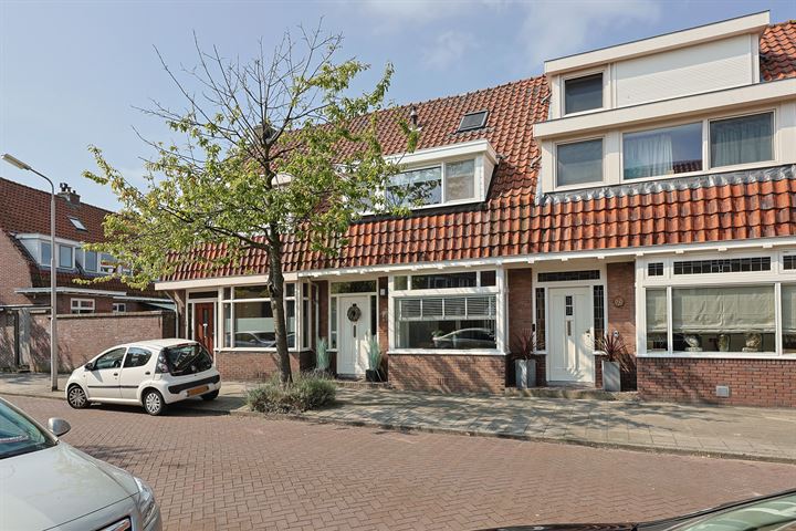 Starrebosstraat 3 in Velsen-Noord