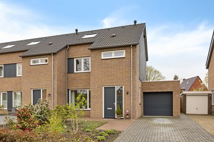 Photo of property Statenlaan 11, Appingedam
