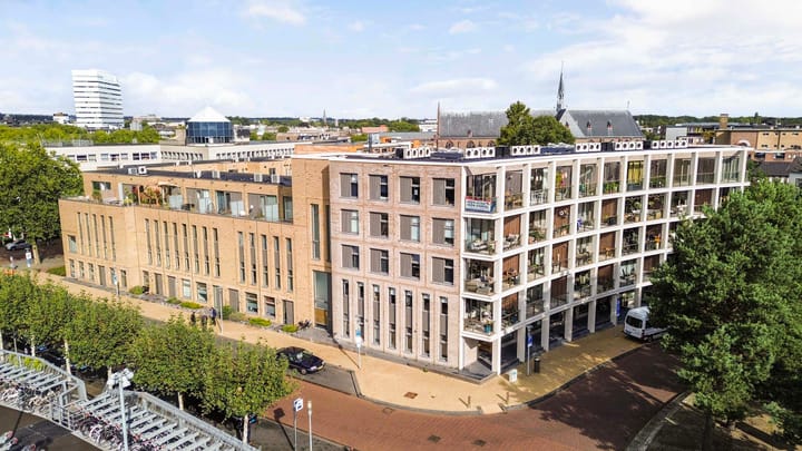 Stationsplein 17 in Apeldoorn Foto