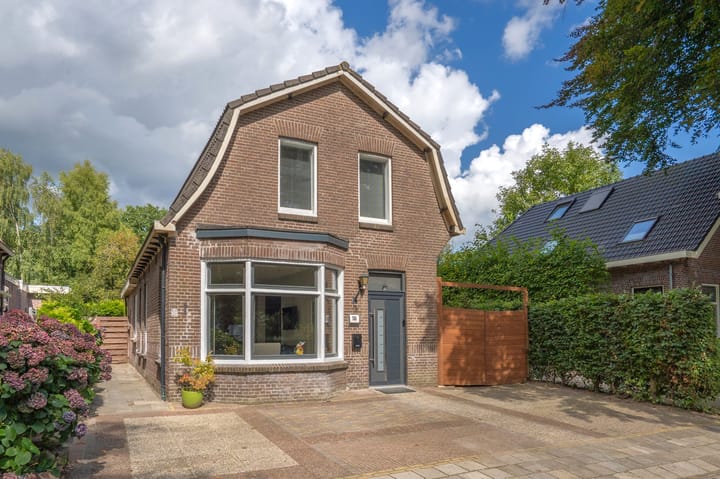 Stationsstraat 10 in Dalen